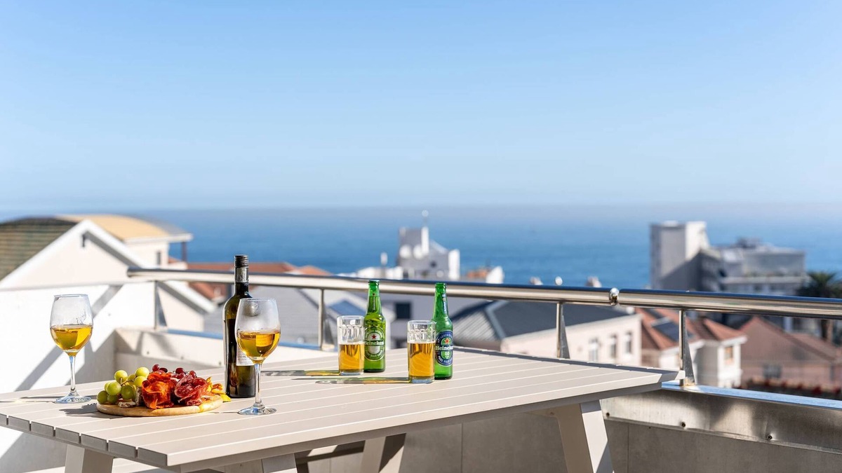 Fresnaye Apartment | Bantry Bay Pearl - Luxury Apt with Ocean Views