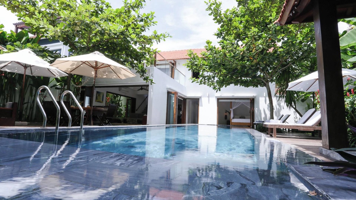 Cam An Villa | Banyan Ocean Villa is a large peaceful home just steps from the stunning Beach