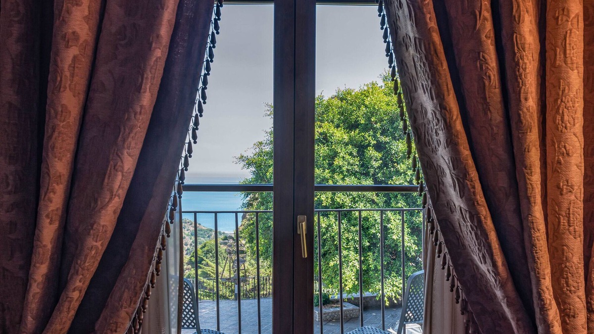 Savoca House | Bar Vitelli Charming Suites