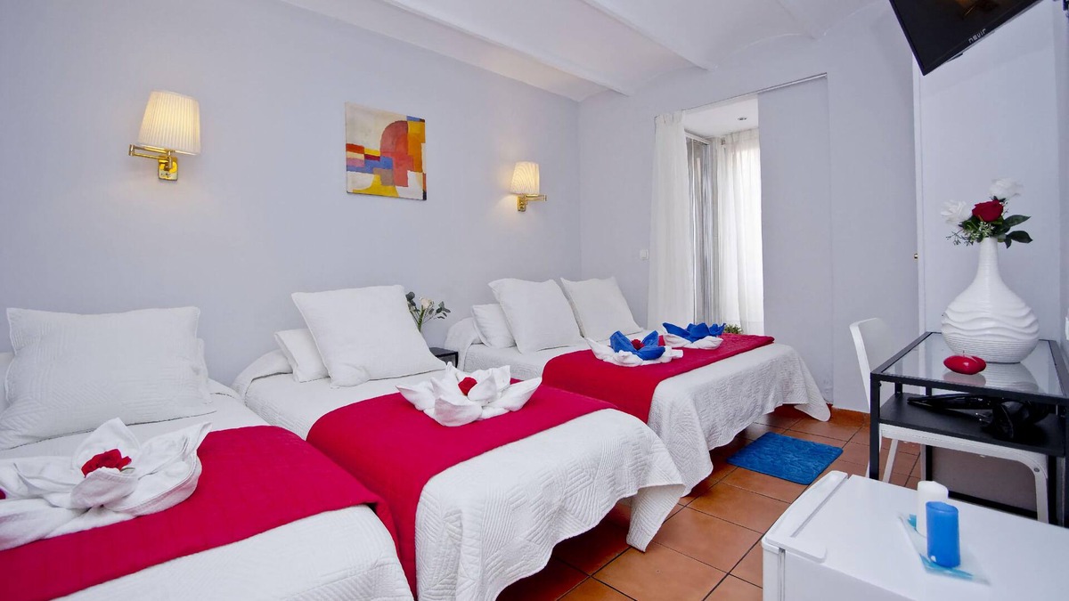 el Camp d'en Grassot i Gracia Nova House | Barcelona City Rooms