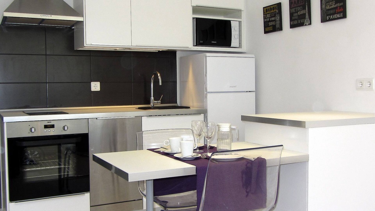 La Maternitat i Sant Ramon Apartment | BARCELONA: MODERN AND COZY APARTMENT