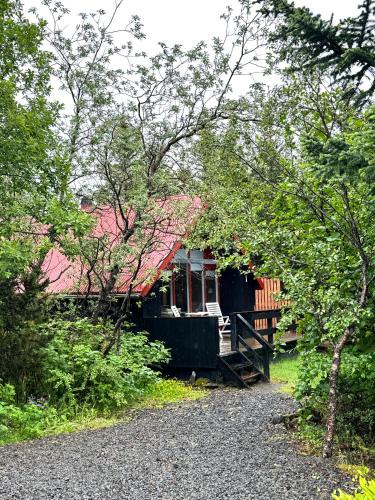 Hvalfjarðarsveit House | Bard Cottage