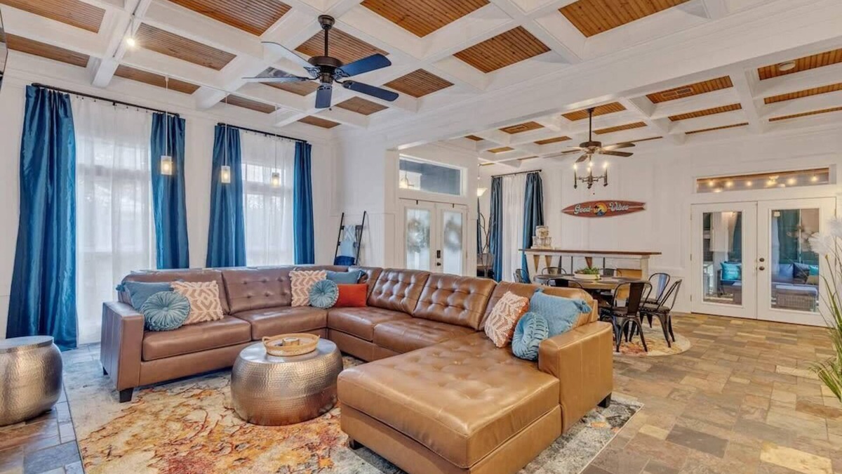 Gulfport House | Bare Feet Beach House - Close to beach dog friendly
