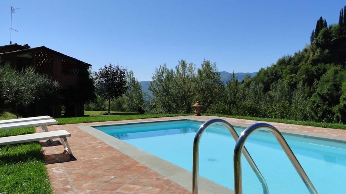 Barga Villa | Barga Ripa! Private pool. Unique views. Walk facilities. Spa bath. WIFI!