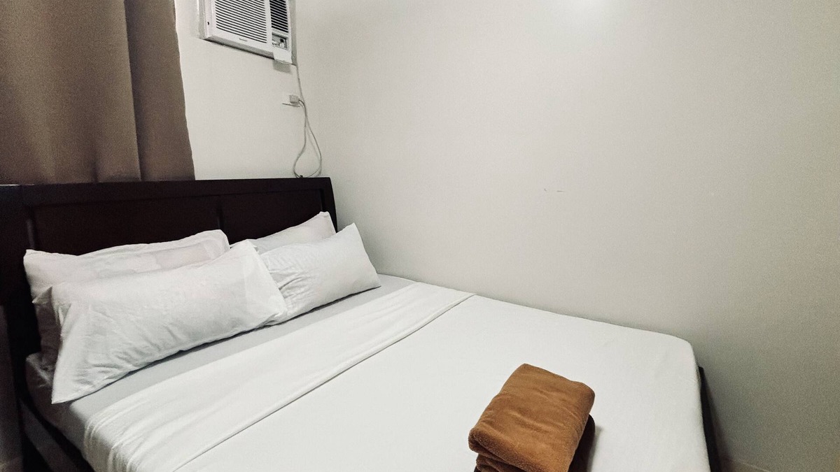 Mandurriao Apartment | Barkada Getaway Near Esplanade