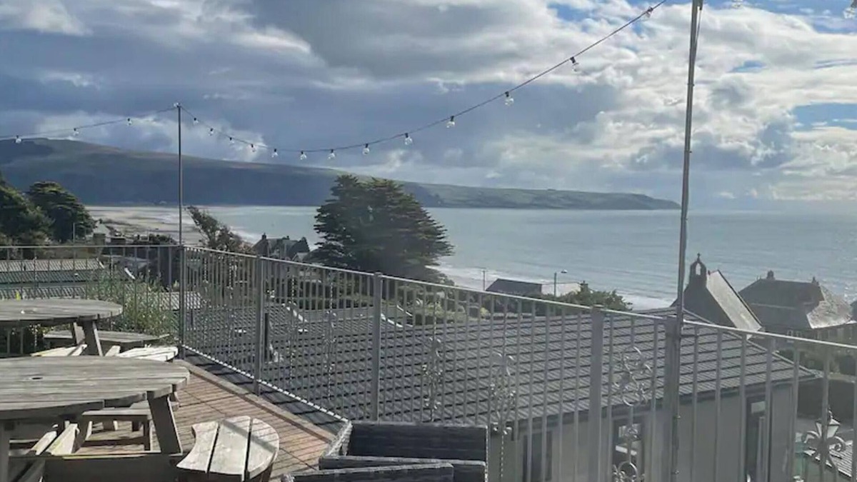 Barmouth Cabin | Barmouth - Caravan - 2Bed - Sea View - PetFriendly