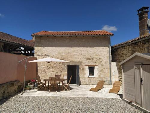 La Tour-Blanche-Cercles House | Barn cottage