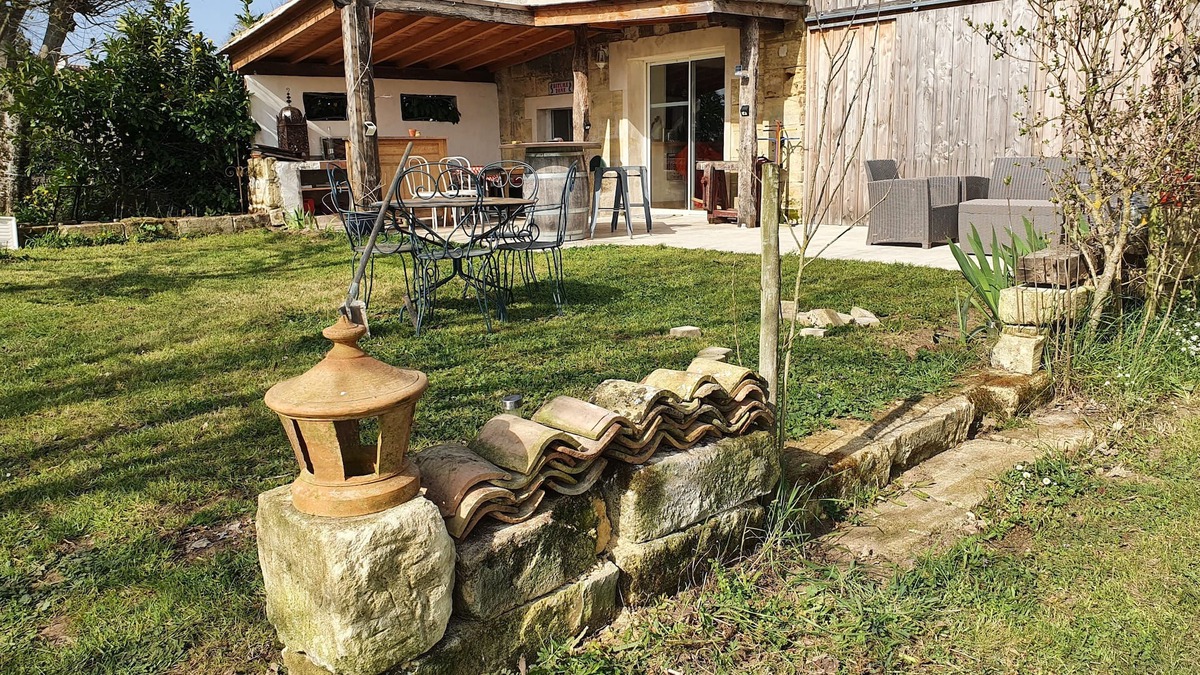 Saint-Emilion House | Barn in the middle of the vineyards of st emilon with a large capacity of reception