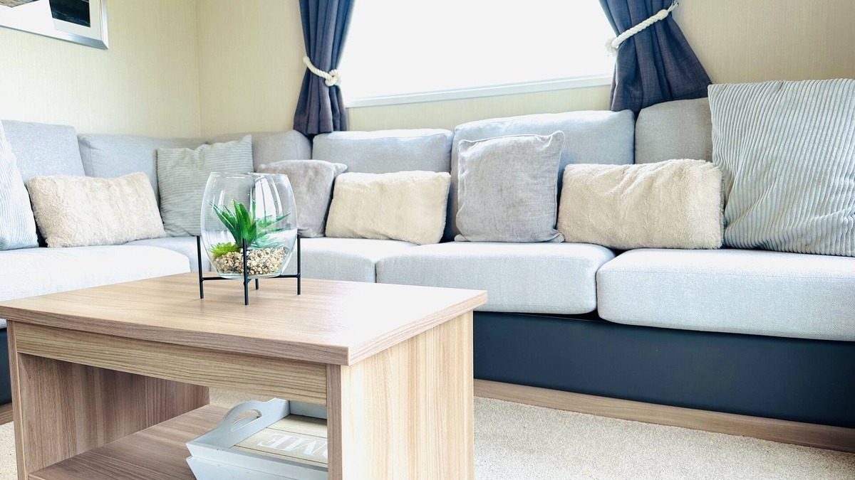 Flamborough House | Barn Owl Lodge, Thornwick Bay