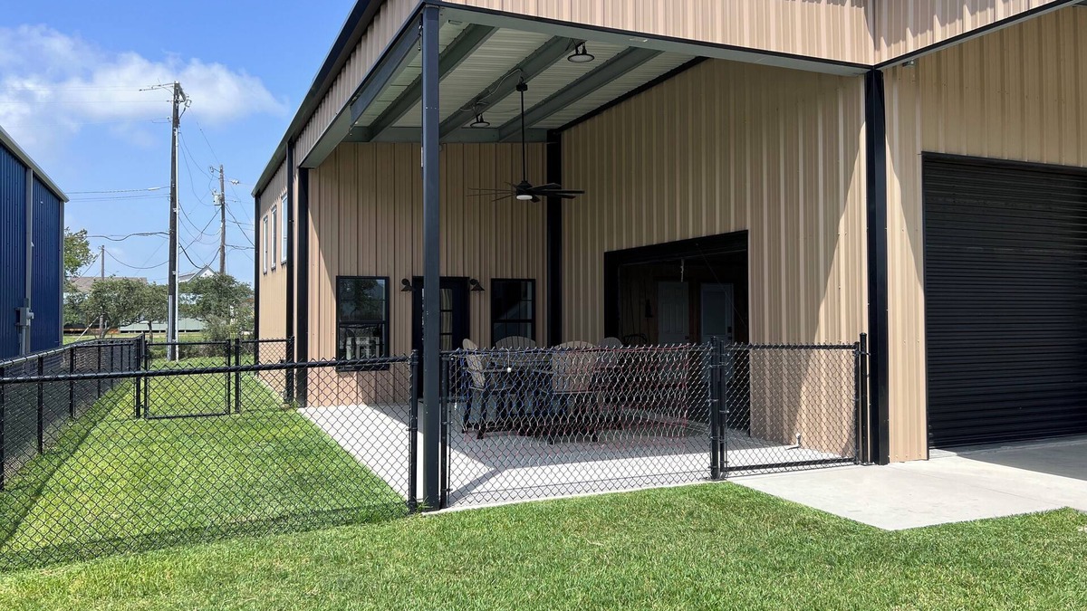Port O Connor Cabin | Barndo blocks from boat launch, pier, beach and restaurants. Pet friendly