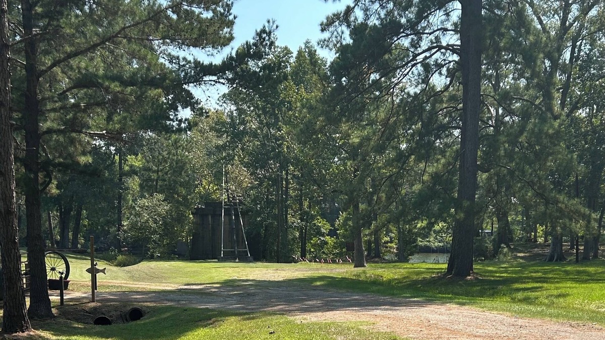 Jasper Apartment | Barndominium along Angelina River near Lake Sam Rayburn great for Sportsmen