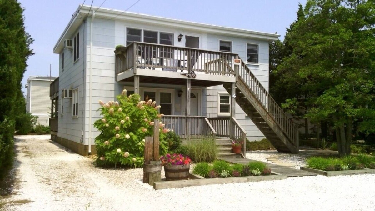 Beach Haven House | Barnegat Light, ocean block, classic 3/1, uncrowded beach, decks front and back