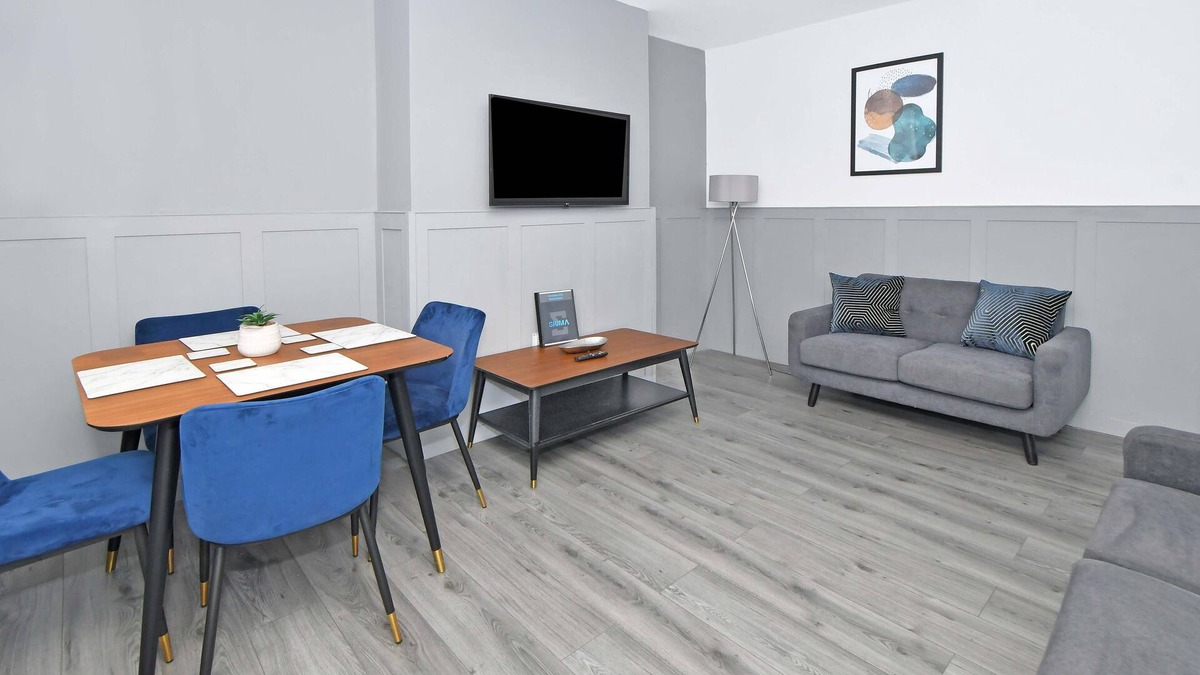 Crewe Apartment | Barnstone Villa - By Sigma Stays