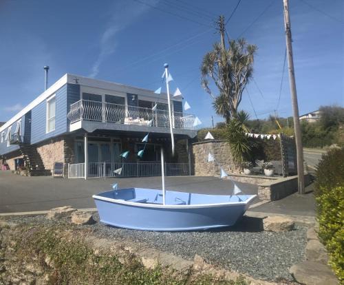 Benllech Apartment | Barracuda, Beachside Apartment