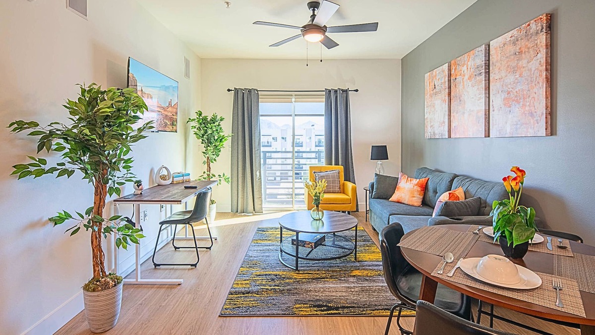 Desert View Village Condo | Barrett Jackson》Dine》Golf》Swim》King Bed+Parking