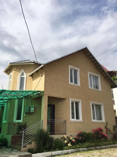 Cholpon-Ata House | Bars