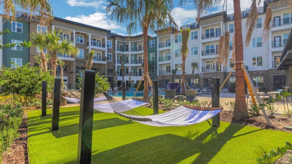 Southside Apartment | Barsala l Stunning 2BD, Pool & Fitness Center