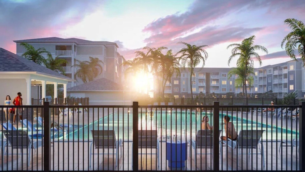 Fort Myers Apartment | Barsala l Vibrant 3BD with stunning views of Cape Coral!