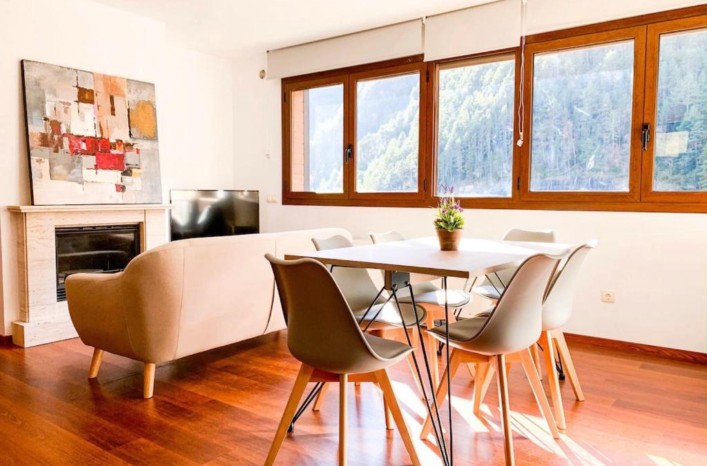 Arinsal Apartment | Barthe Holidays I Apartamento Moderno en Arinsal 5PAX I Ideal grupo o familia, Parking, Pet friendly I Estanyo