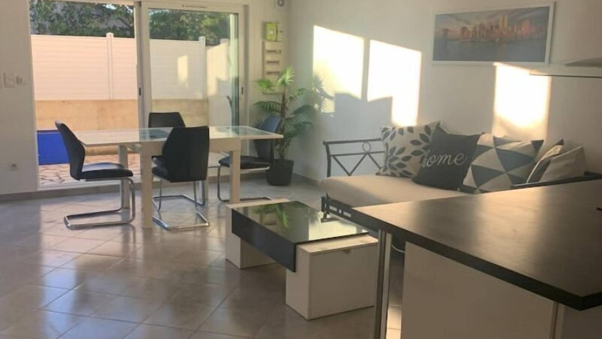 Six-Fours-les-Plages Apartment | Bas de Villa Avec Jardin