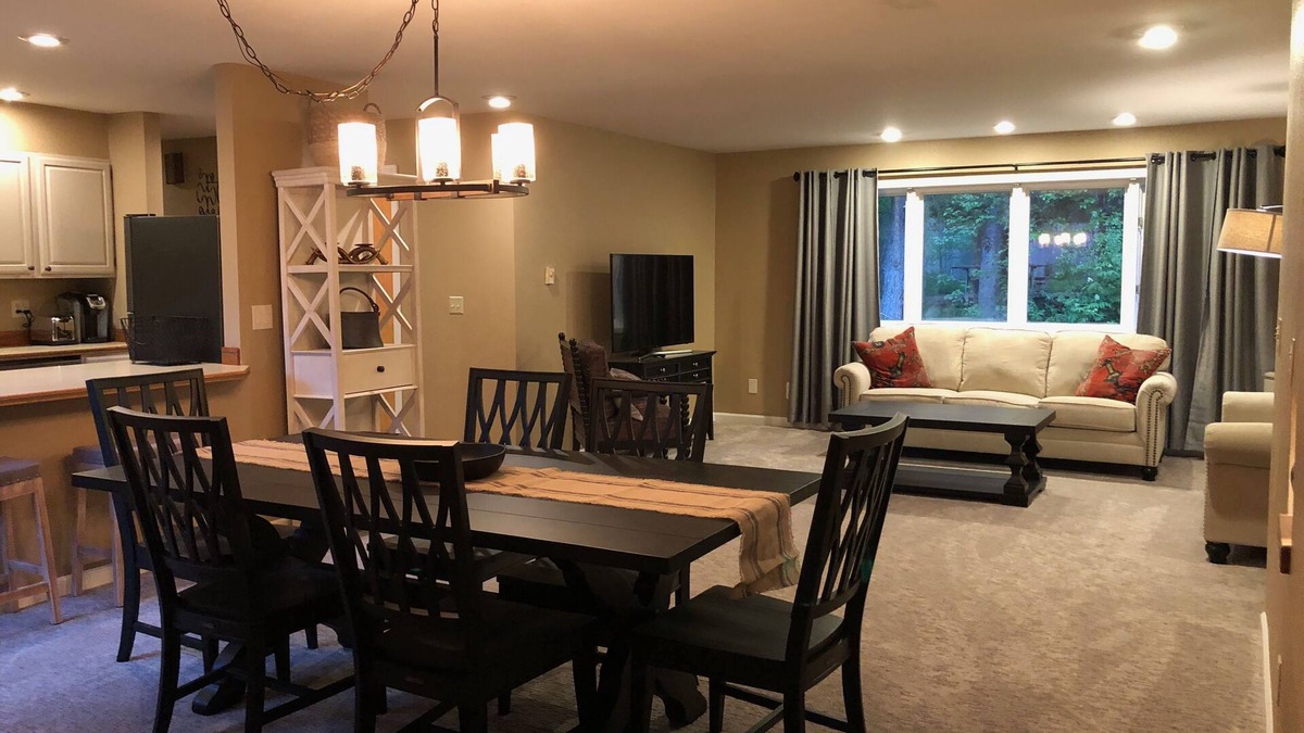Alyeska House | Base of Alyeska, walk to attractions, beautiful vacation home!