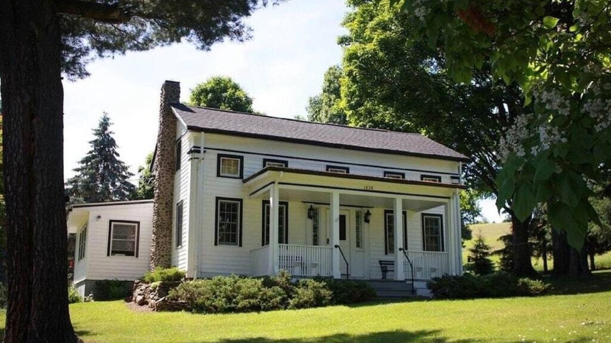 Milford House | Baseballer’s Haven! 5.5 miles to Dreams Park