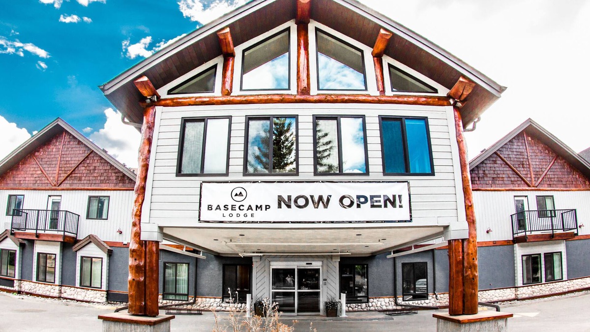 Canmore Hotel | Basecamp Lodge I King Suite Room
