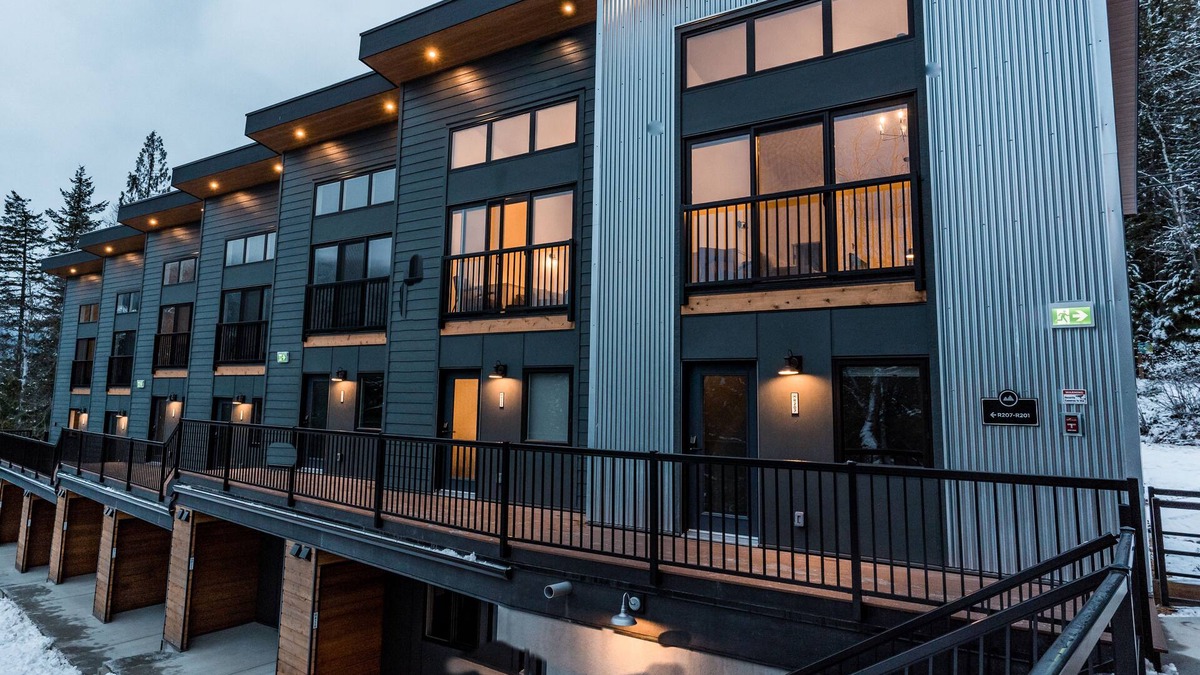 Revelstoke House | Basecamp Resorts Revelstoke I Micro-Suite