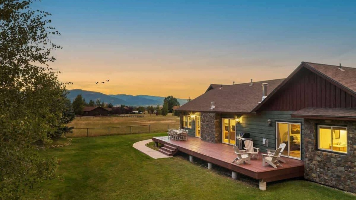 Victor House | Basecamp Stays: Family Fun, Fireplace, & Huge Deck