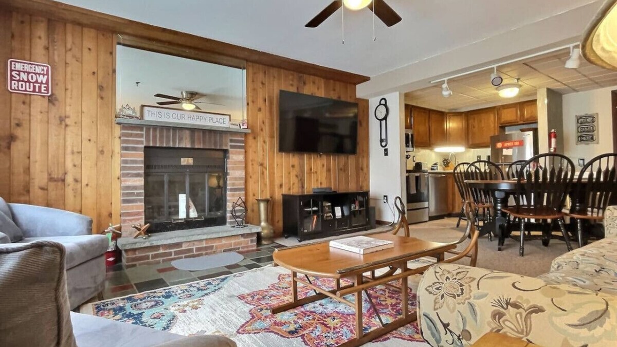 Killington Apartment | BaseLoj - Pool, Firepit, Bike to Mountain!
