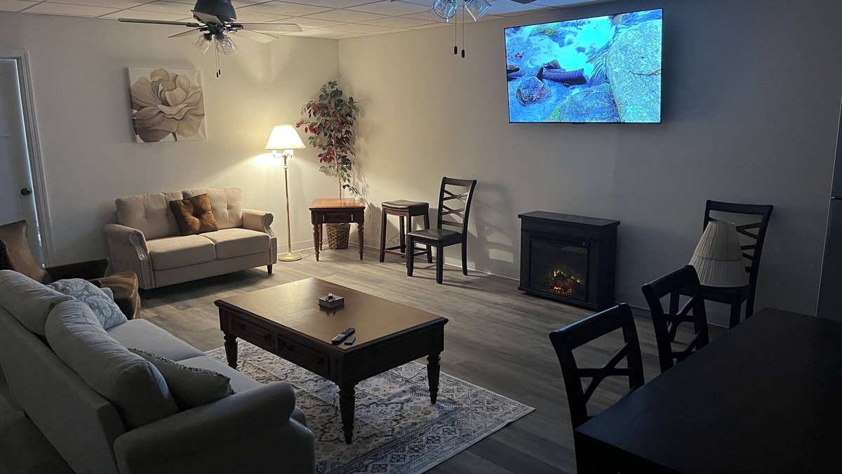 Speed Apartment | Basement Apt 2 bedrooms 1 bathnQuiet country setting, 20 minutes to nLouisville