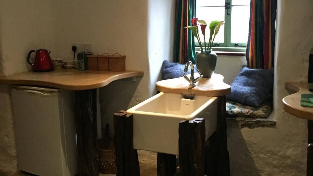 Compton Martin House | Basement Bridal Suite