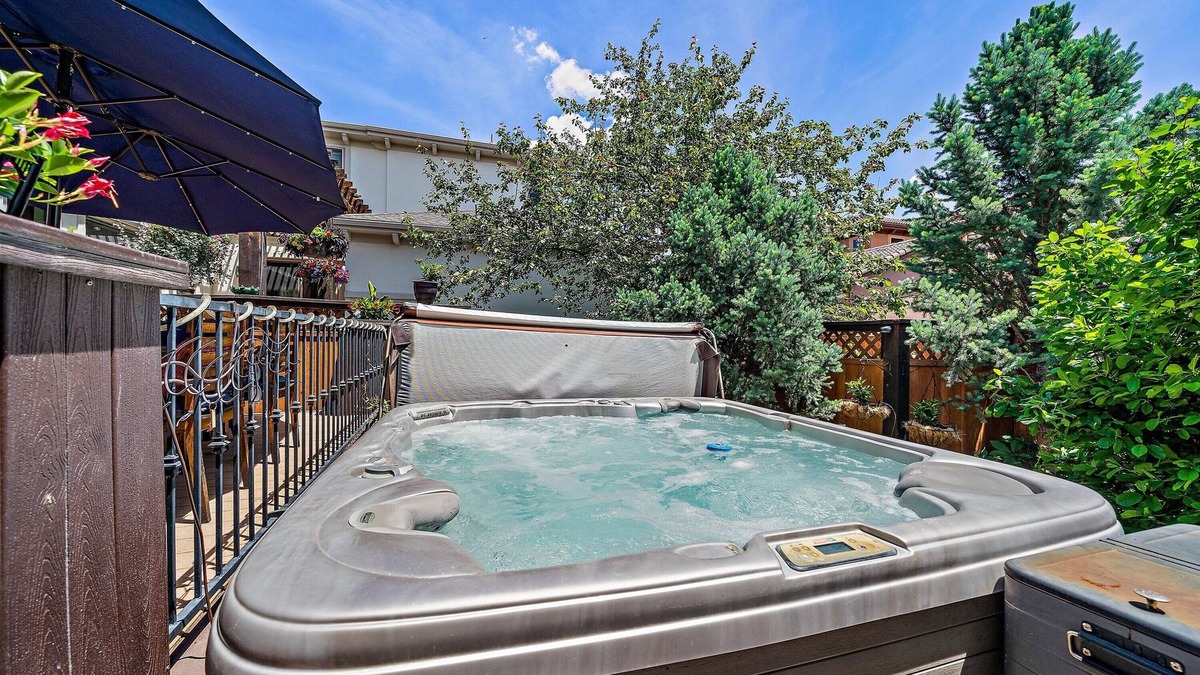 Stapleton Apartment | Basement Retreat - Hot Tub - Gnome Sweet Gnome!