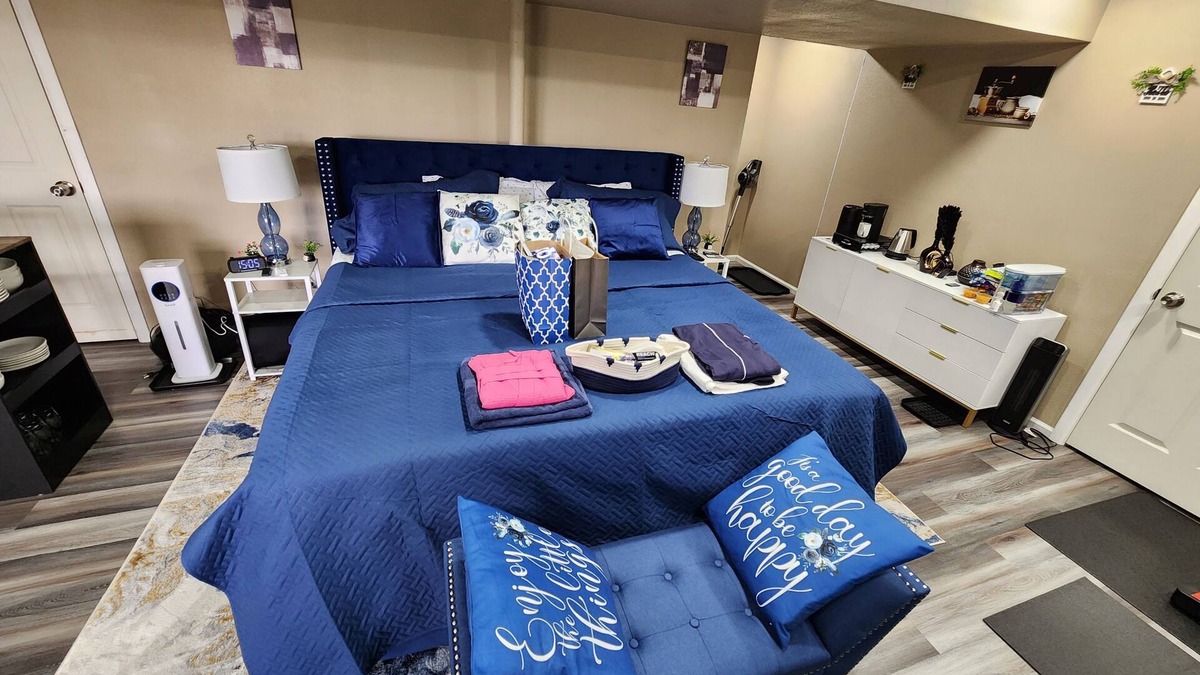 Aurora Apartment | Basement Studio with private Entrance within walking distance from Gaylord hotel
