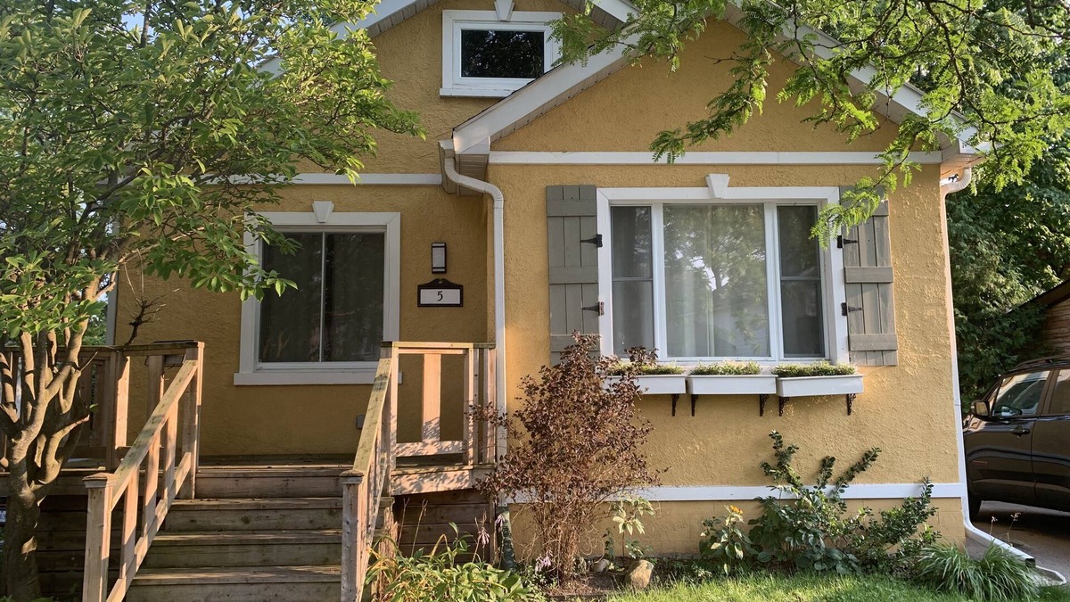 East Galt Apartment | (Basement) Stylish and Cozy basement 1 bedroom unit