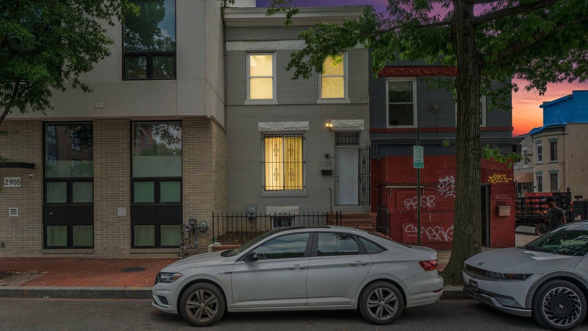 Park View Apartment | Basement Unit 1-bedroom with AC and WiFi in beautiful Washington