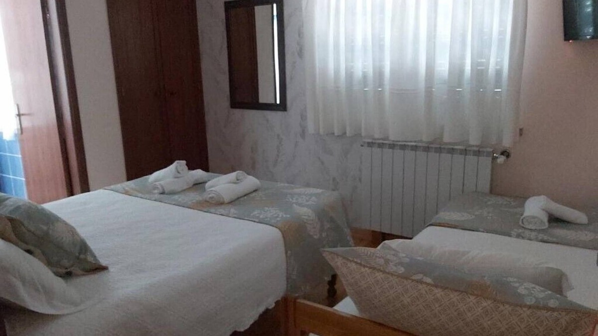 Seia House | Basic triple room - Encosta da Serra - Sabugueiro - Serra da Estrela