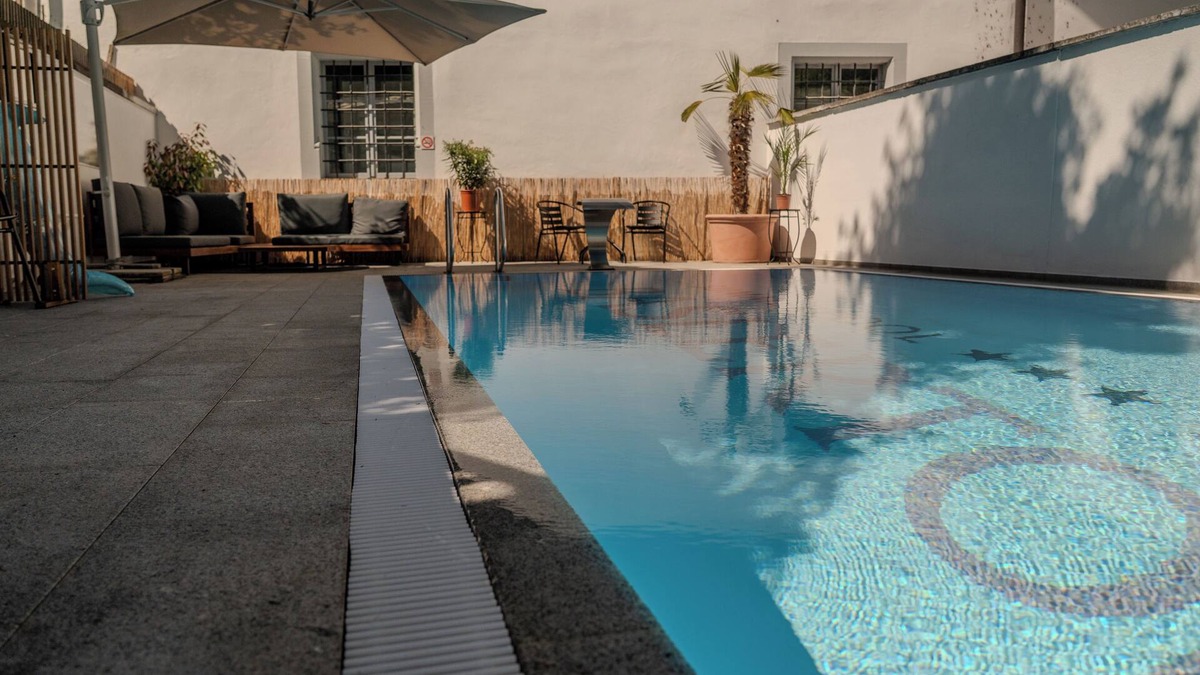 Lucerne Hotel | BASLERTOR Summer Pool Hotel