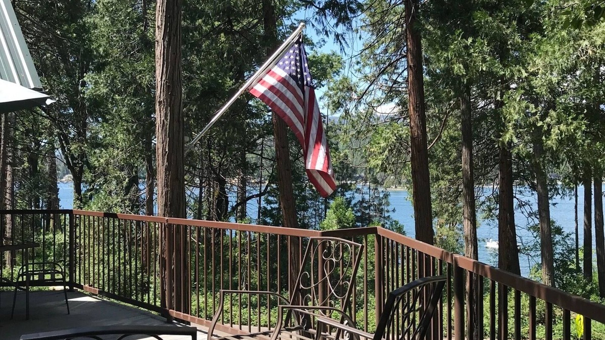 Wishon Cabin | Bass Lake Cabin with Lake View and boat slip