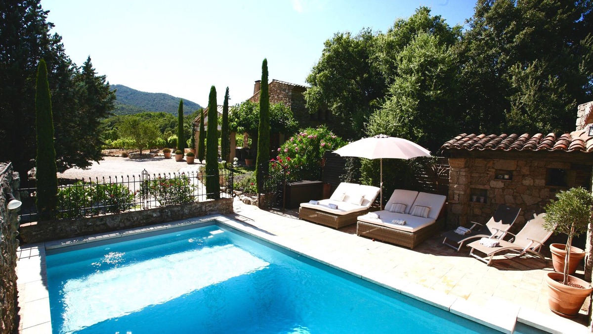 Les Brugassieres House | Bastides w/Pools A/C sleeps 12 guests on vineyards walking distance to village