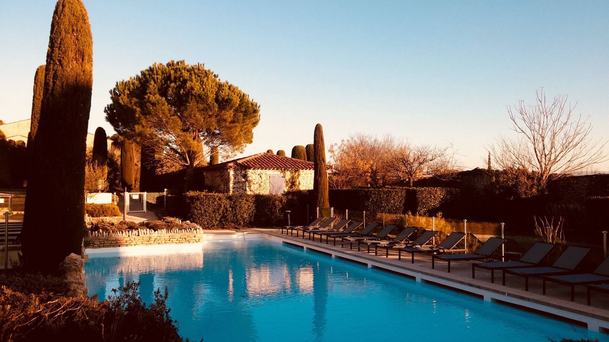 Gordes House | Bastidon overlooking Gordes, terrace and swimming pool