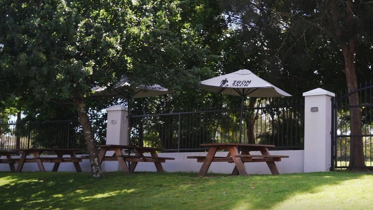 Bateau Bay Hotel | Bateau Bay Hotel