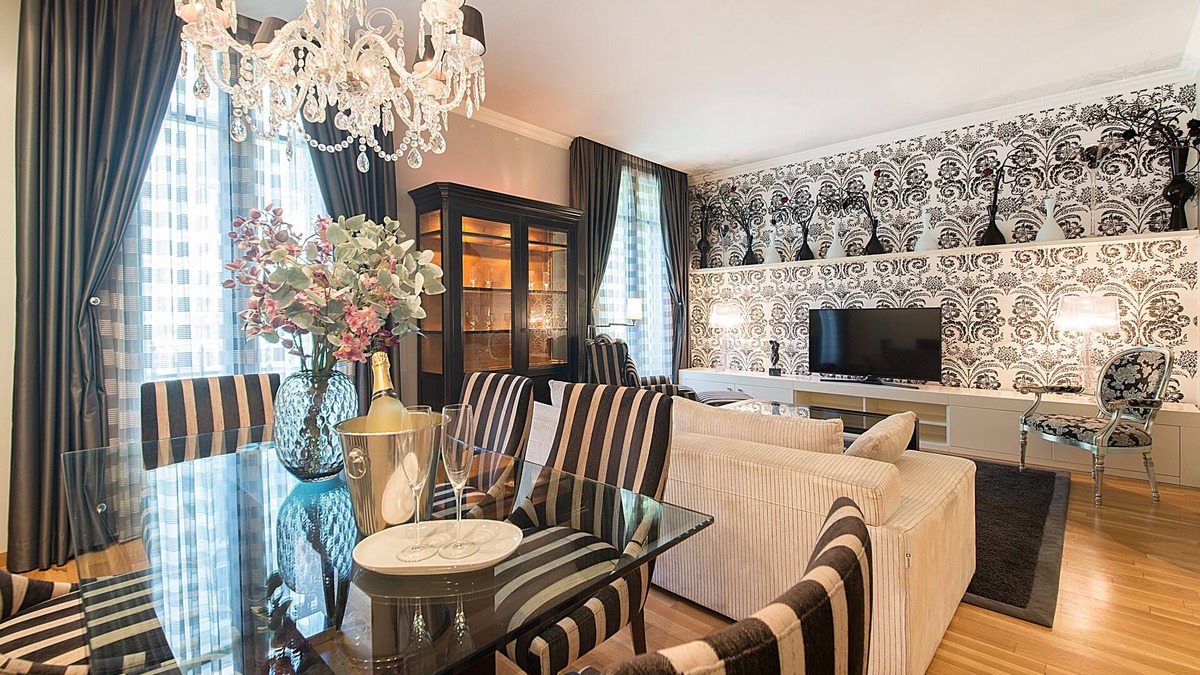 Eixample Apartment | Batlló Luxury Apartment, king size bed, high speed Wifi, city center