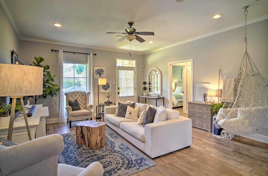 Highlands - Perkins House | Baton Rouge Game Day House with Chic Yard Space