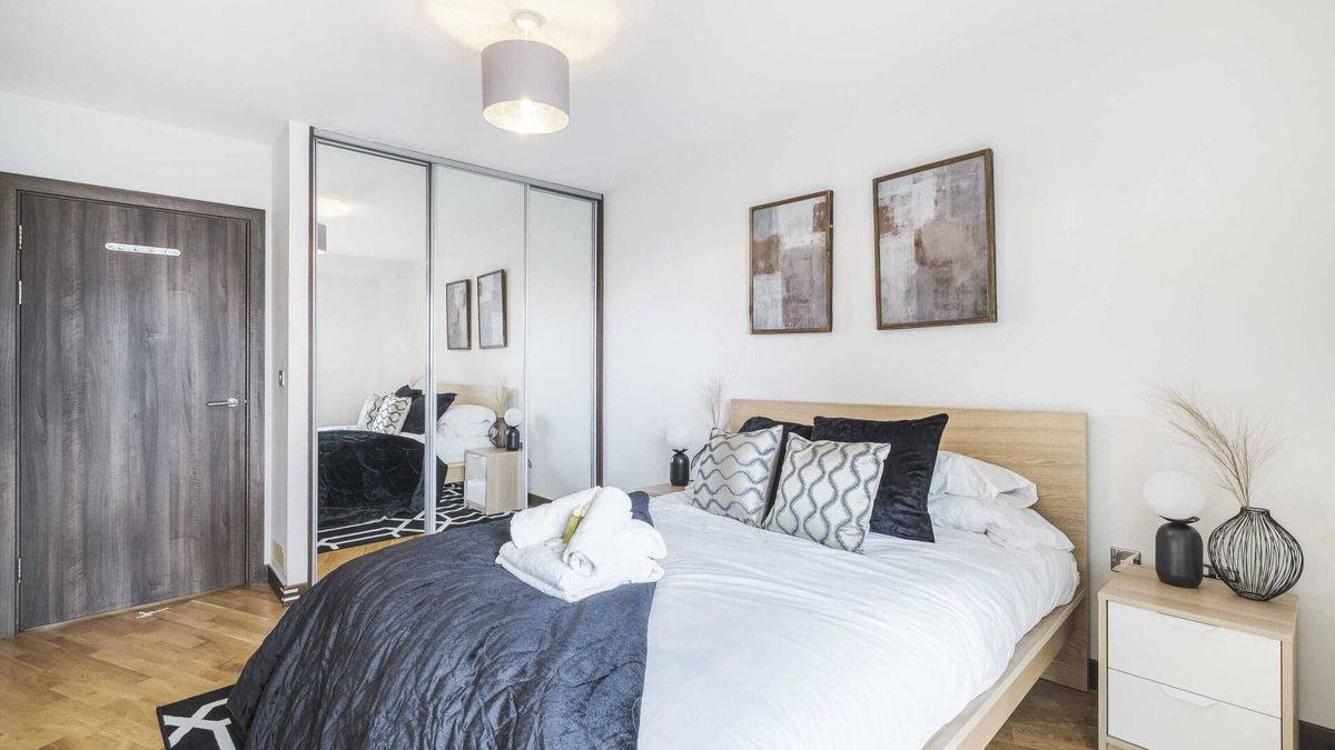 St. Mary's Park Apartment | Battersea River View Apartment