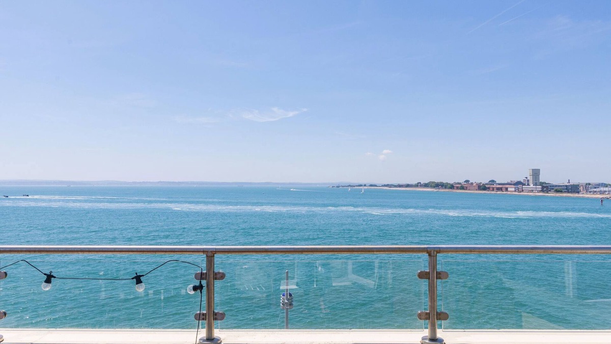 Old Portsmouth Cottage | Battery House