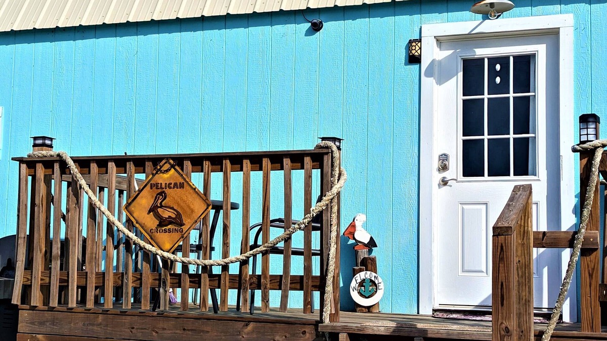 Palacios House | Bay Area Barndominium - Community boat ramp!