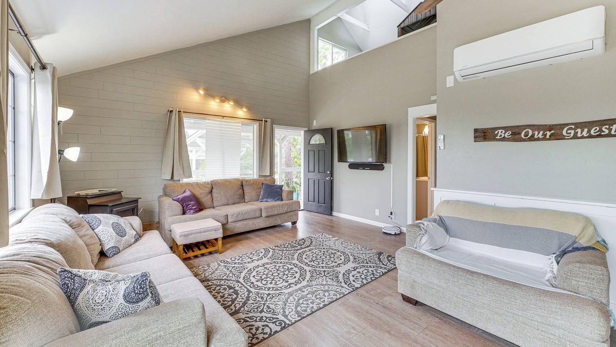 Greenwood Cottage | Bay Area Escape on 5 Acres: Pet Friendly, Views