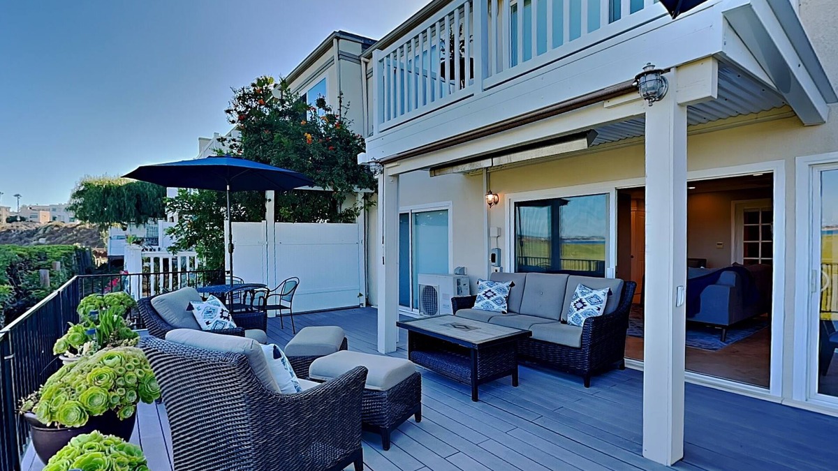 Crown Point House | Bay Front 2 Bedroom 2 bath with Mission Bay, Downtown and Sea World Fireworks Views
