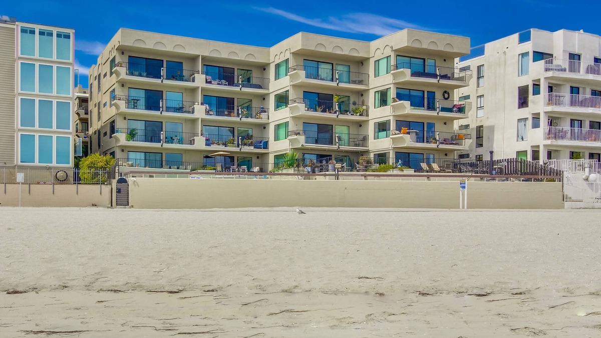 Crown Point Condo | BAY FRONT complex, Penthouse, steps to sand, boardwalk Mission Bay Pacific Beach